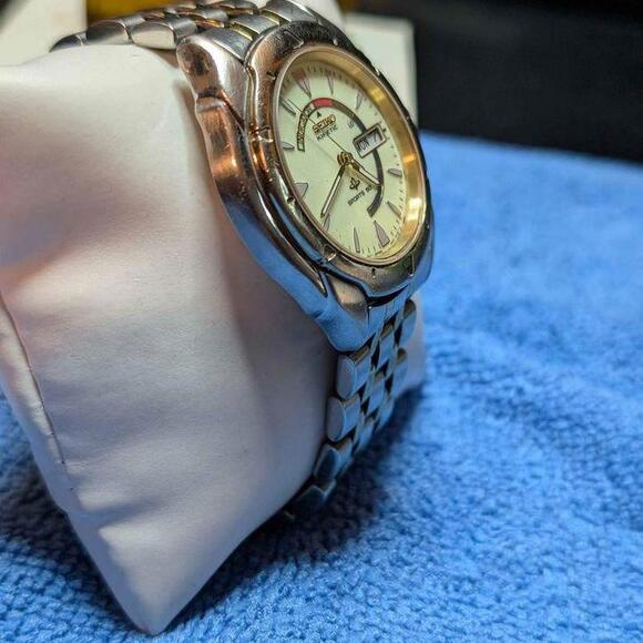 SeikoSeiko kinetic 5M63-0AA0 Men's Watch - Picture 3 of 5